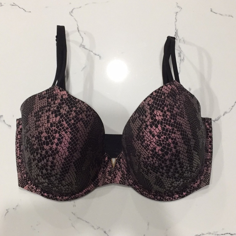 Victoria’s Secret lined perfect coverage bra